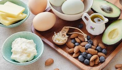 कीटो आहार पर अनुमत खाद्य पदार्थ
